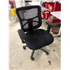 Image 4 : L2 - Adjustable height desk & chair w/ monitor