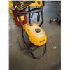 Image 2 : L2 - DeWalt 2400 PSI Pressure Washer with Coiled Hose