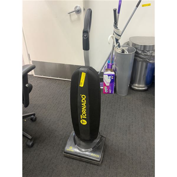 L2 - Tornado Roam Cordless Upright Vacuum Cleaner