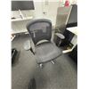 Image 3 : L2 - White Office Workstation Desk & Office Chair