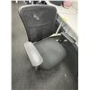 Image 2 : L2 - White Office Workstation Desk & Office Chair
