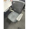 Image 2 : L2 - White Office Workstation Desk & Office Chair