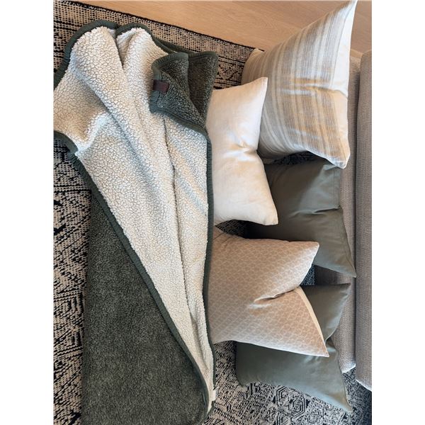 Five Assorted Decorative Pillows and Roots Home Sherpa Throw