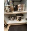 Image 2 : Stainless Steel Cookware Set with Lids and Colander