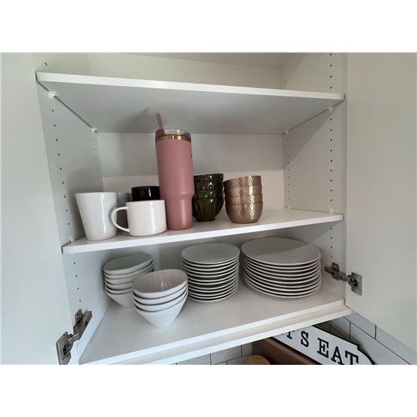 Kitchenware Lot: Plates, Bowls, Glasses, Cups
