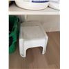 Image 6 : Pantry Lot With Food Storage And Household Items