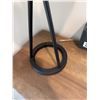 Image 5 : Modern Black Metal Table Lamp With Fabric Shade