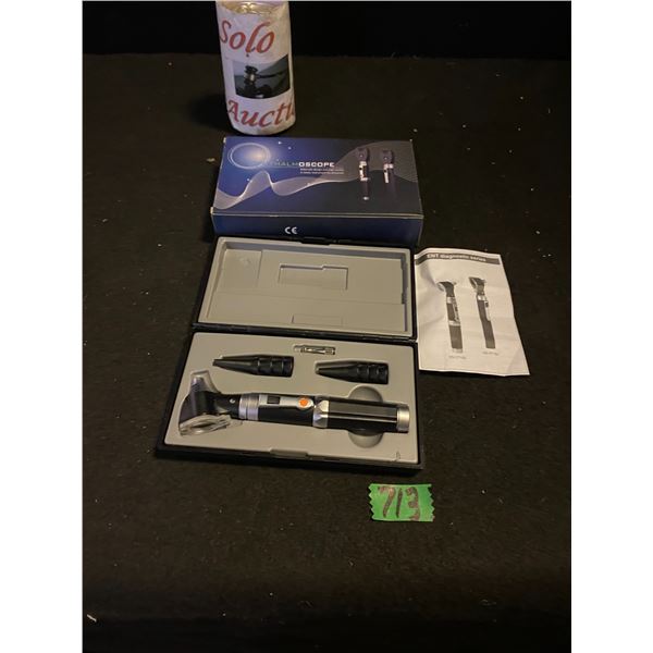 Otoscope diagnostic set with case