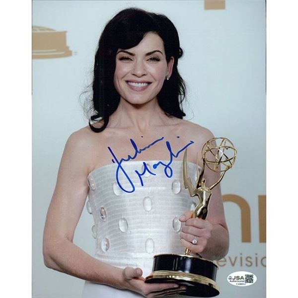 The Good Wife Julianna Margulies Signed Photo JSA