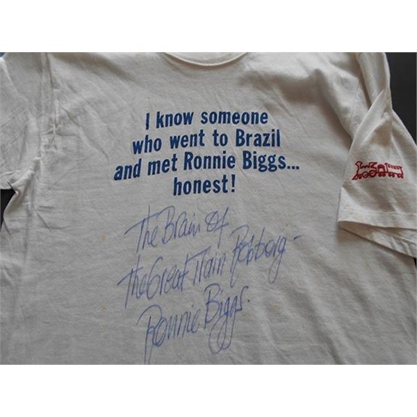 Great Train Robber of 1963 Ronnie Biggs Signed T Shirt