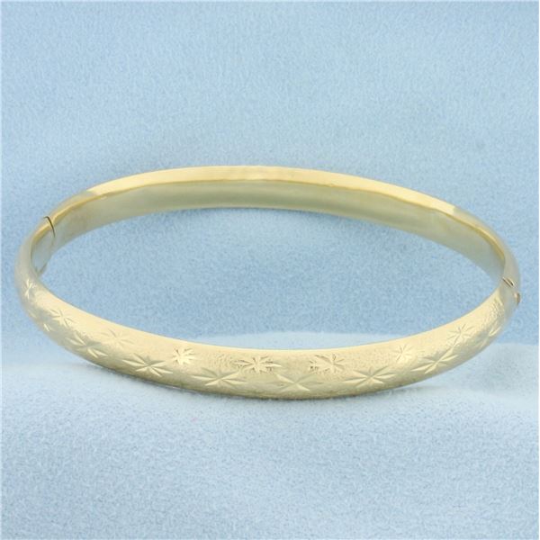 Star Design Bangle Bracelet in 14k Yellow Gold