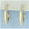 Image 2 : Embossed Hoop Earrings in 14k Yellow Gold