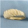 Image 2 : Scalloped Dome Ring in 14k Yellow Gold