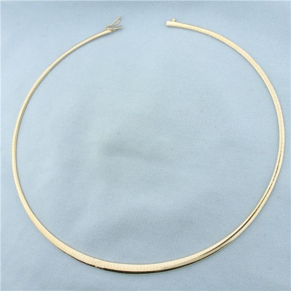 17 Inch Graduated Omega Link Necklace in 14k Yellow Gold