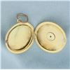 Image 3 : Antique Engraved Locket in 14k Yellow Gold