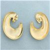 Image 2 : Swirl Design Earrings in 14k Yellow Gold