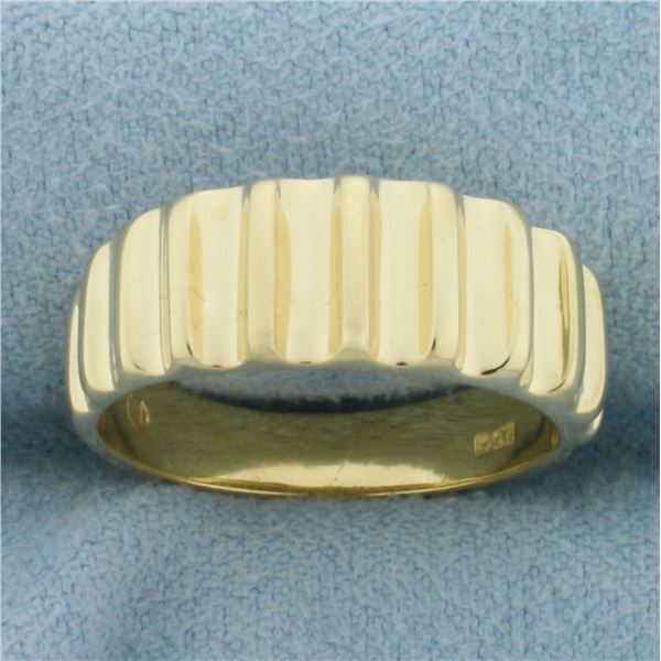 Unique Ridge Design Band Ring in 18K Yellow Gold