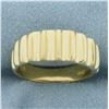 Image 1 : Unique Ridge Design Band Ring in 18K Yellow Gold