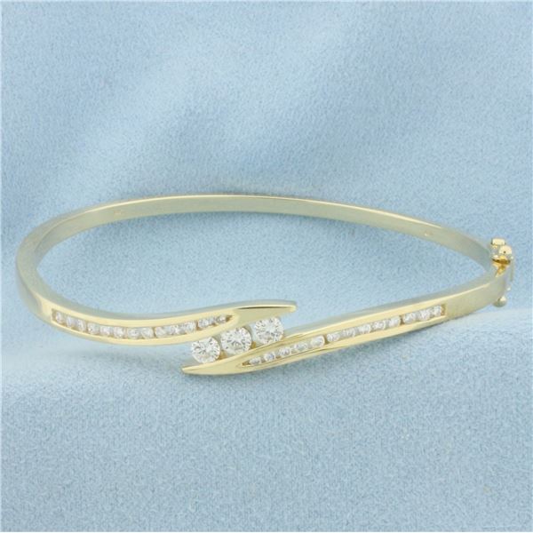 Hinged Diamond Bangle Bracelet in 14K Yellow Gold