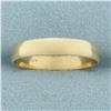Image 1 : Mens High Polish Wedding Band Ring in 10k Yellow Gold