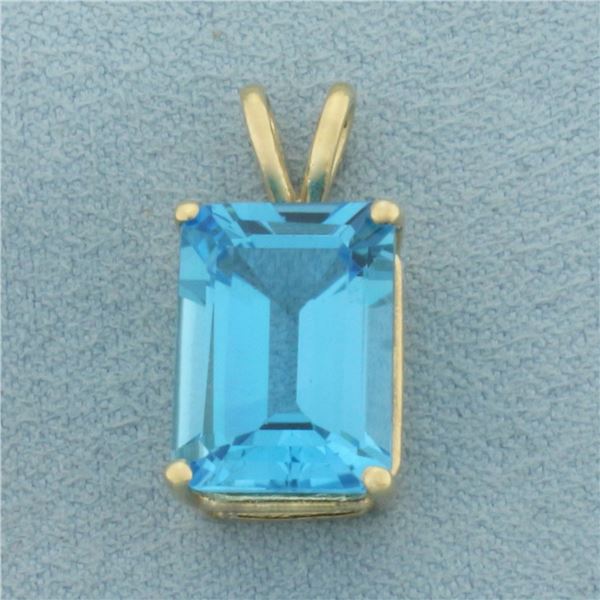 Swiss Blue Topaz Pendant in 14k Yellow Gold