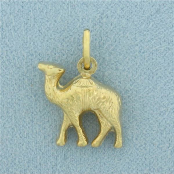 Camel Charm in 14k Yellow Gold