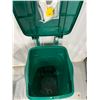 Image 3 : Curtsied Organics Bin