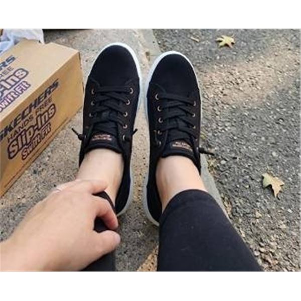 Skechers Swift Fit Black Sneakers Size 8