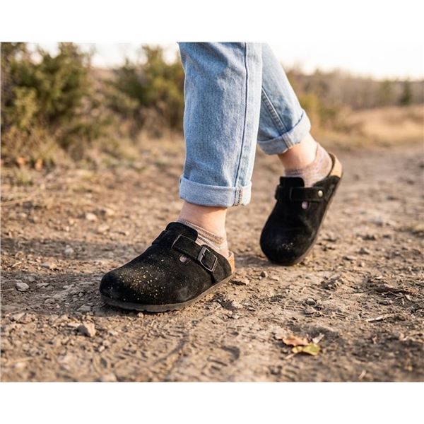 Royal Canadian Suede Clog Black 6