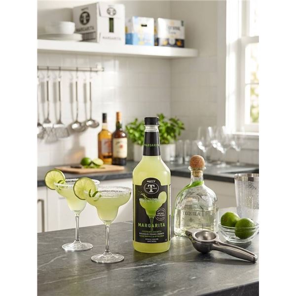 Mott's Mr & Mrs T Margarita Mix 6 x 1L