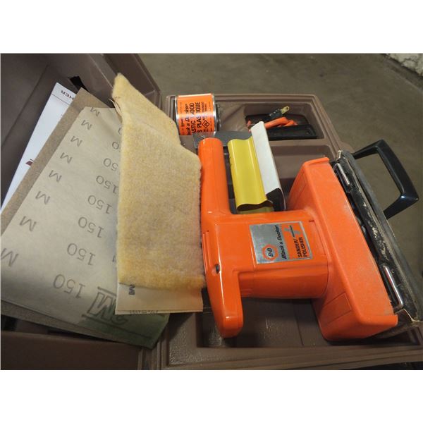 Black & Decker Sander & 1 roll Of Tie Wire