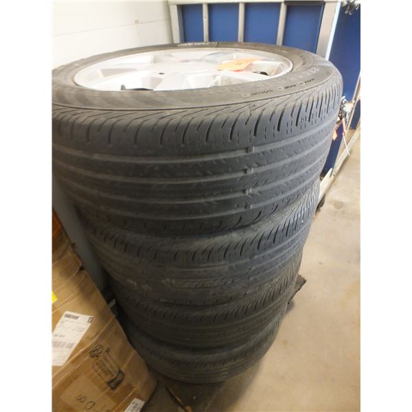 4 Tires w/ Rims