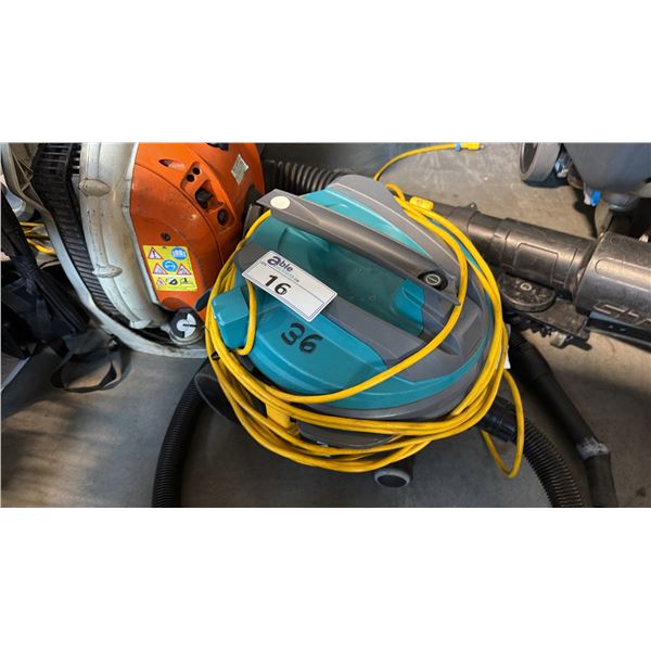 TENNANT V-CAN-12 COMMERCIAL DRY CANISTER VACUUM CLEANER 120V/60HZ, 800W MOTOR, 12-LITER TANK