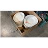 Image 3 : COMMERCIAL VITRIFIED WHITE CERAMIC DINNERWARE AND TABLEWARE MULTI-CRATE ASSORTMENT