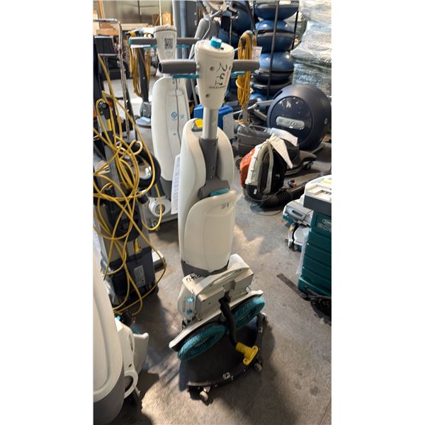 I-MOP XL SMT6021 LITHIUM-ION BATTERY-POWERED WALK-BEHIND INDUSTRIAL ORBITAL SCRUBBER-DRYER