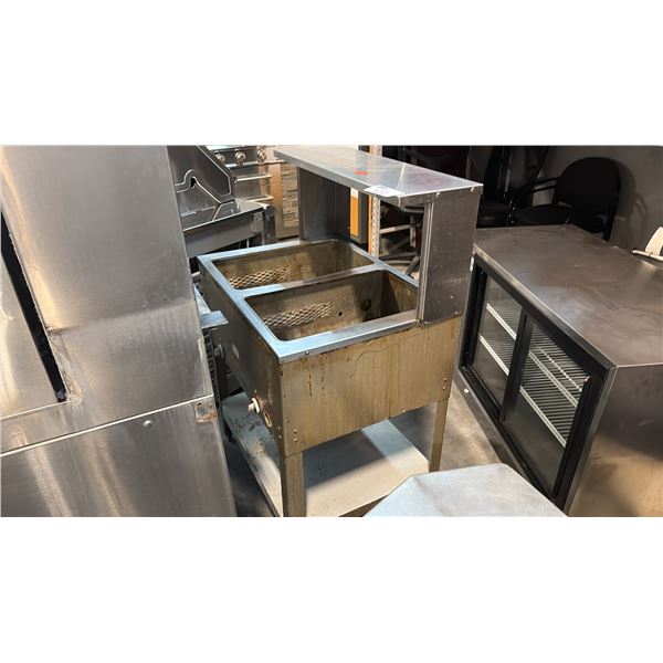 COMMERCIAL STAINLESS STEEL TWIN WELL FRYER DUMP STATION OVERHEAD FOOD WARMER SHELF CHASSIS