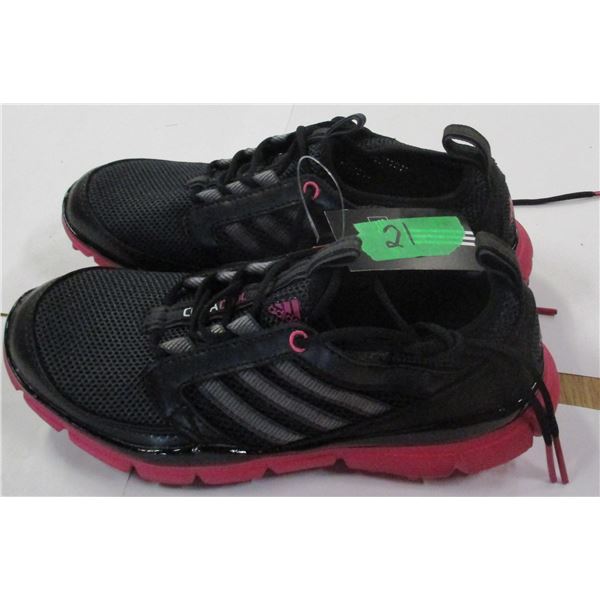 NEW:  ADIDAS CLIMATE COOL RUNNERS (SIZE 6)