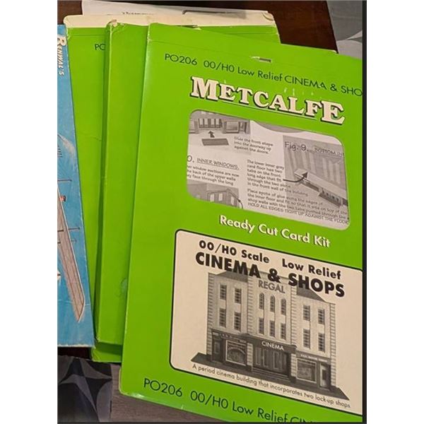 OO/HO Guage Metcalfe Models- 8 Pieces