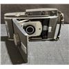 Image 2 : Polaroid Land Camera Model 160 With Wink Light Flasher and Case