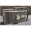 Image 4 : Polaroid Land Camera Model 160 With Wink Light Flasher and Case
