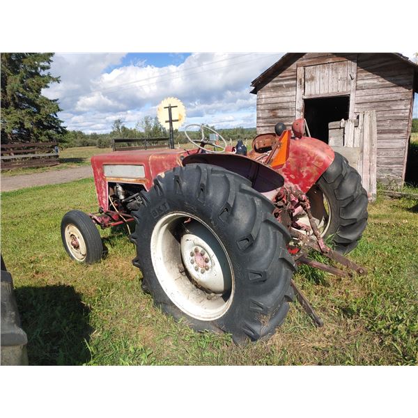 Tractor International B414