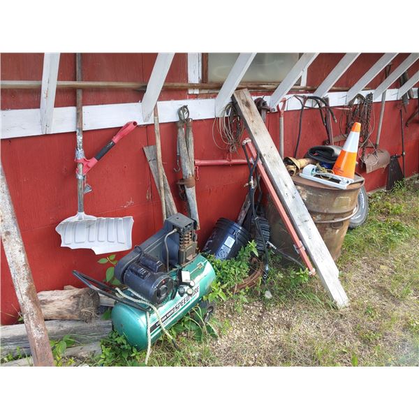 Assorted horse & farm items
