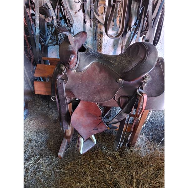 Saddle