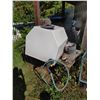 Image 1 : Water tank & hose