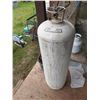 Image 1 : 100lb propane tank - empty