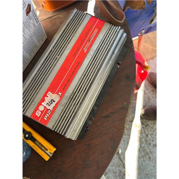 2000 walt power invertor