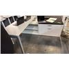 Image 2 : WHITE DROP-LEVEL L-SHAPE DESK WITH RIGHT HAND RETURN 6X6 FEET