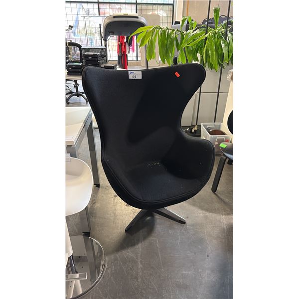 BLACK TUB STYLE WINGBACK ROUND LOUNGE CHAIR