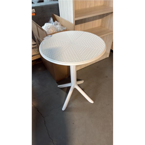 WHITE ROUND POLYMER TABLE WITH UV STABILIZED HIGH IMPACT SHELL 23.75X23.75X30.5 INCHES