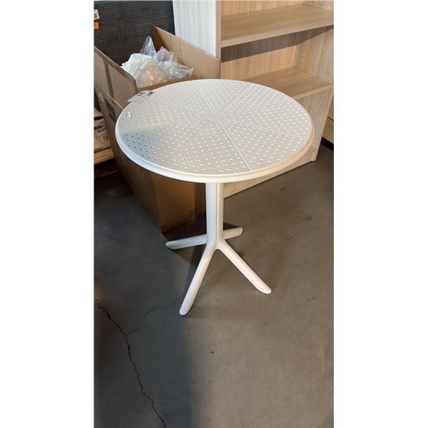 WHITE ROUND POLYMER TABLE WITH UV STABILIZED HIGH IMPACT SHELL 23.75X23.75X30.5 INCHES